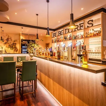 Burgdorfs & Restaurant Отель Hude (Oldenburg)