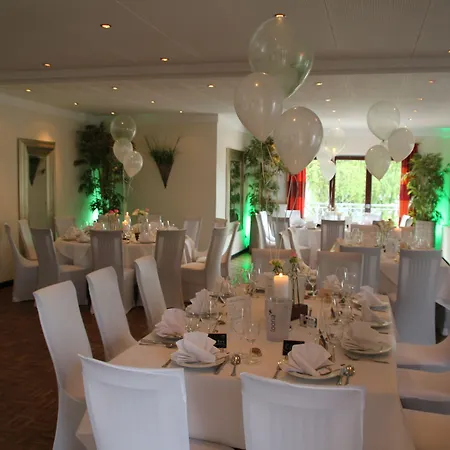 Отель Burgdorfs & Restaurant Hude (Oldenburg)